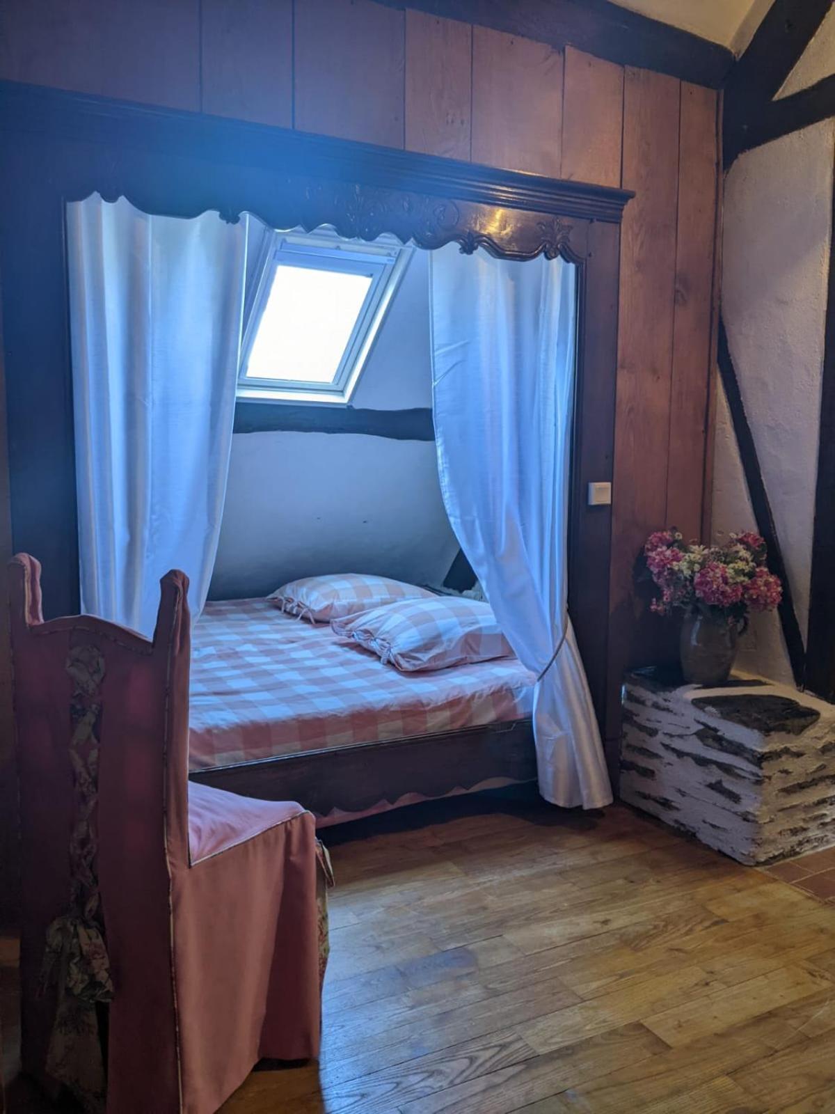 Les Fougerêts Chambre D'Hotes Saint Jacob Relais De Chasse Du XVIII Siecle B&B 외부 사진